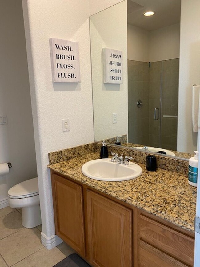 Building Photo - 3 BR + Bonus, Fully furnished, Includes Ut...