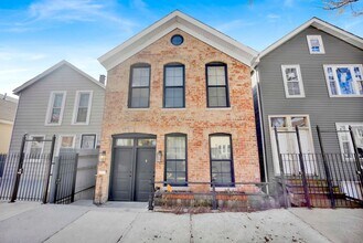 Building Photo - 1735 W Cullerton St