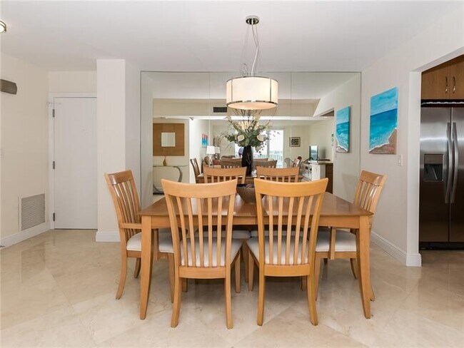 Building Photo - 1 Las Olas Cir
