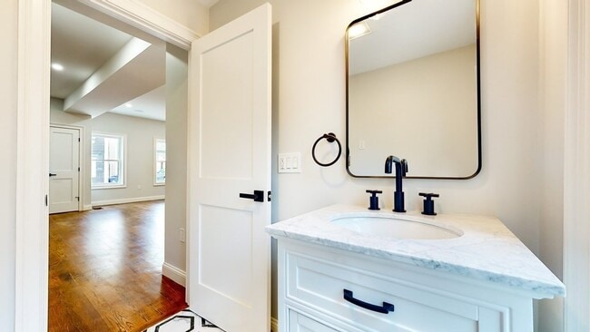 Building Photo - 44 Mercer St