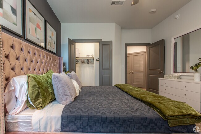Building Photo - 1st Month FREE – Limited-Time Leasing Spec...