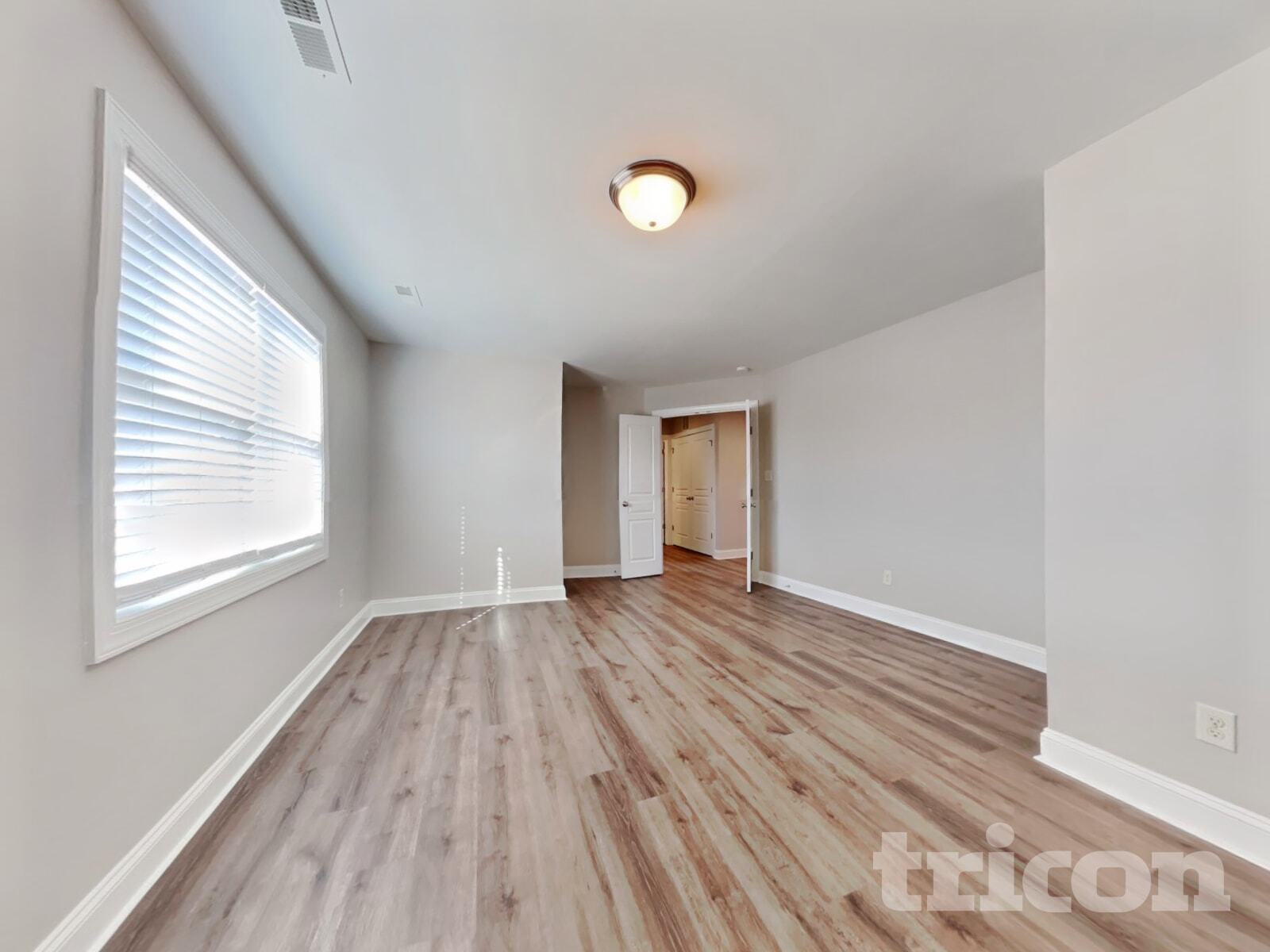 Building Photo - 31 Oakton Dr