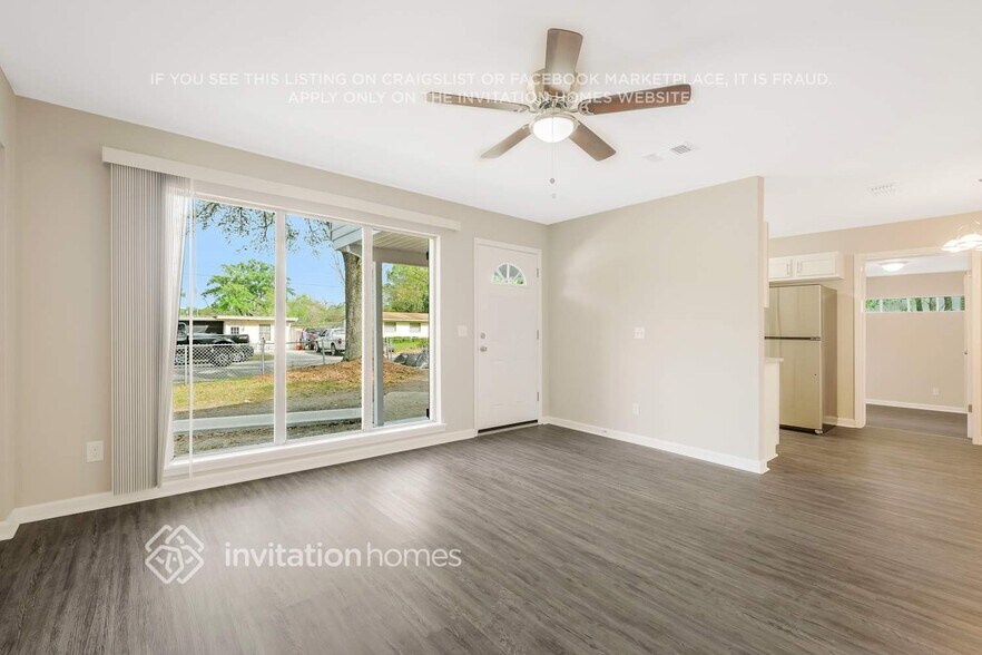 Building Photo - 2130 Thiervy Dr