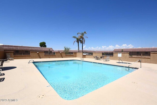 Building Photo - 522 W Blackhawk Dr