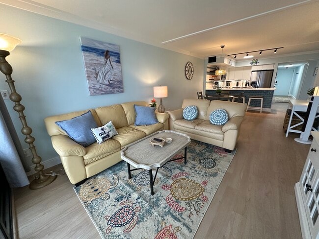 Building Photo - Pelican Watch