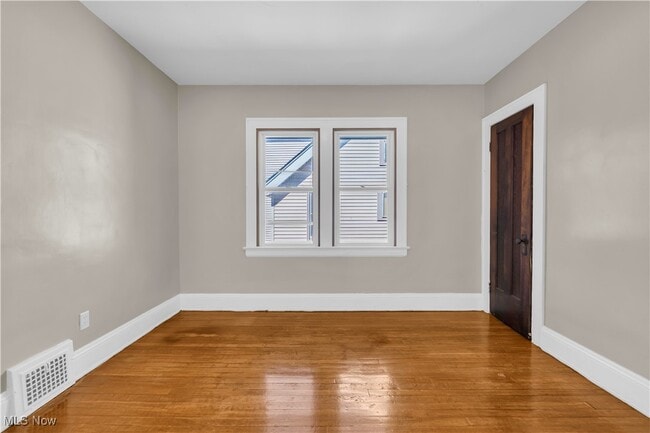 Building Photo - 3654 W 138th St