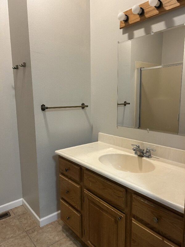 Building Photo - 401 Walnut Ave