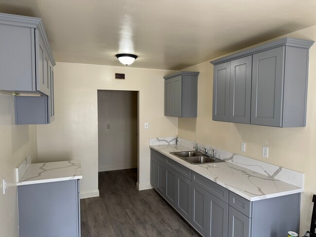 Building Photo - 1601 N Lugo Ave