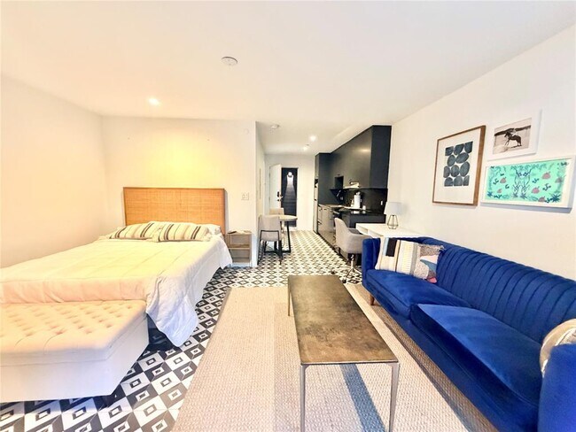 Building Photo - 201 Academy Dr