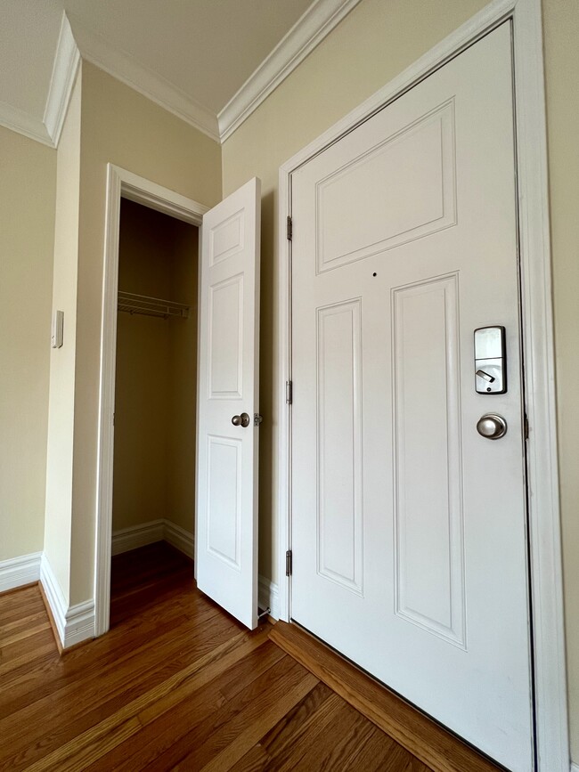 4245 West Pine Blvd. Studio A (103, 203, 303) - 4245 West Pine Ave