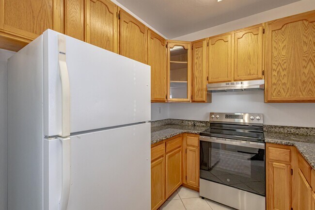 Building Photo - 1000 Ranchway Dr