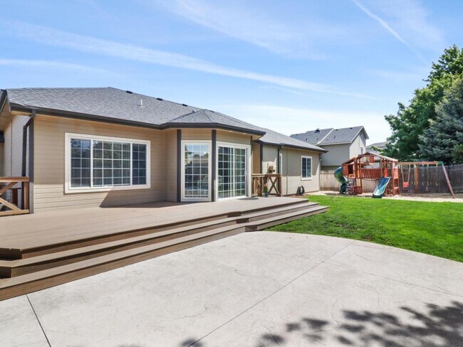 Building Photo - 695 W Riodosa Dr