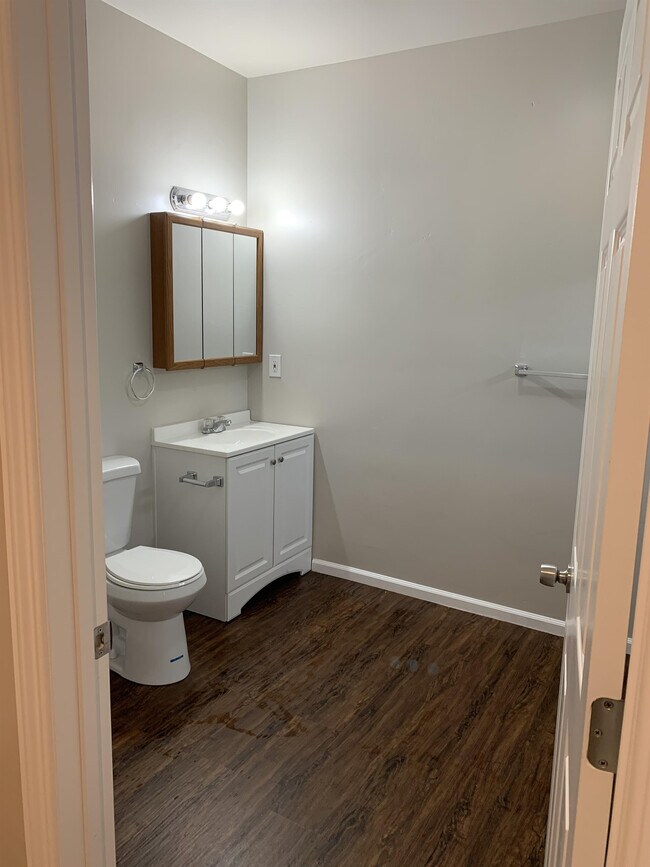 Building Photo - 13076 Ridge Rd