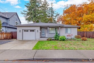 Building Photo - 3-Bedroom Home in Woodstock Neighborhood