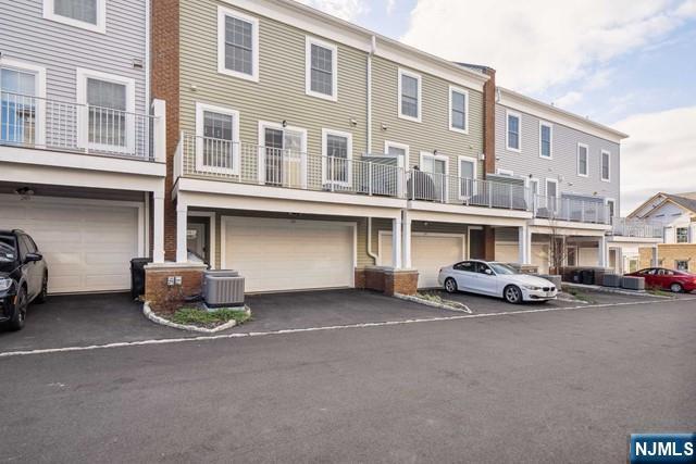 Building Photo - 247 Bradley Dr