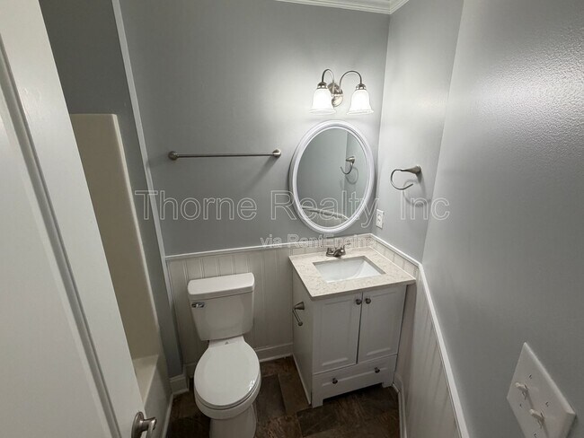 Building Photo - 103 Sara Dr