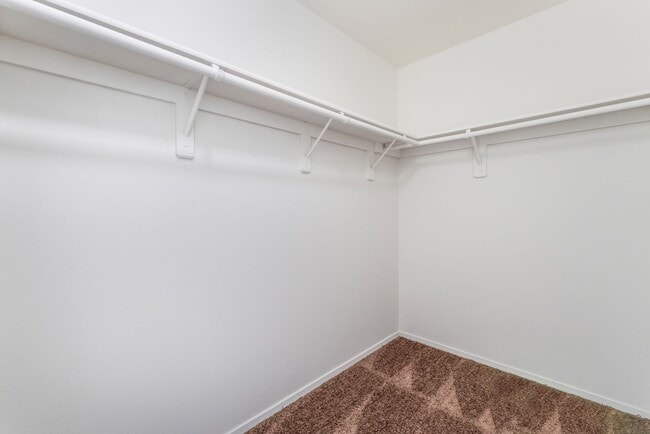 Building Photo - Move in now to this beautiful 2 story 3 be...