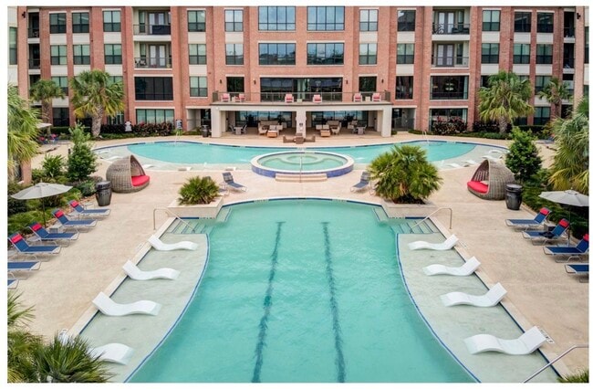 Building Photo - 15255 Vintage Preserve Pkwy