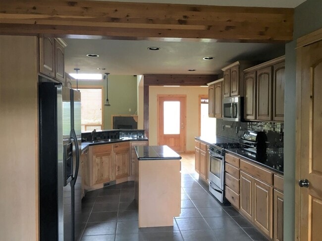 Building Photo - Gorgeous 3 Bedroom Home in Elk Grove Commu...