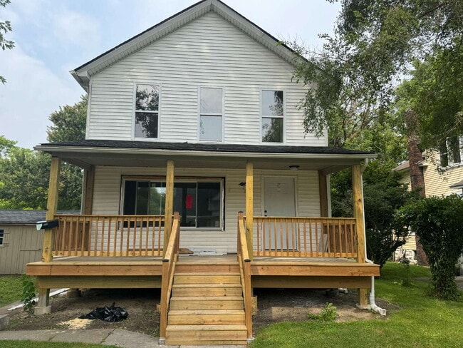 Primary Photo - 2423 Walnut St