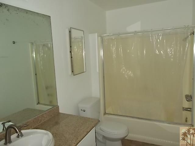 Building Photo - 9774 Palm Dr