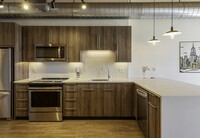 Building Photo - 165 Thorndike St