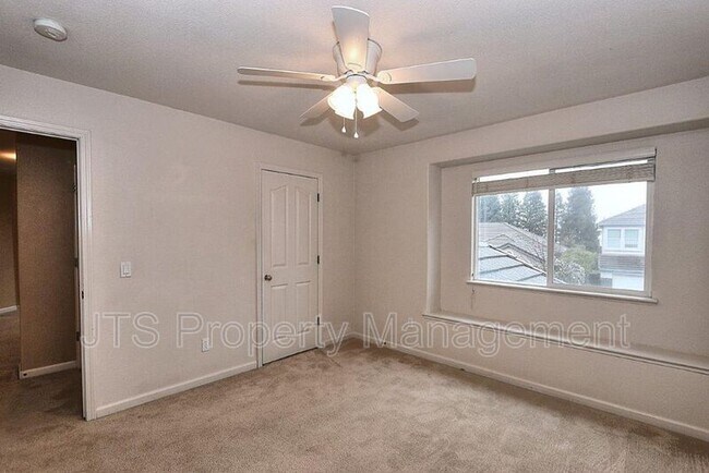 Building Photo - 3240 Big Bear Dr