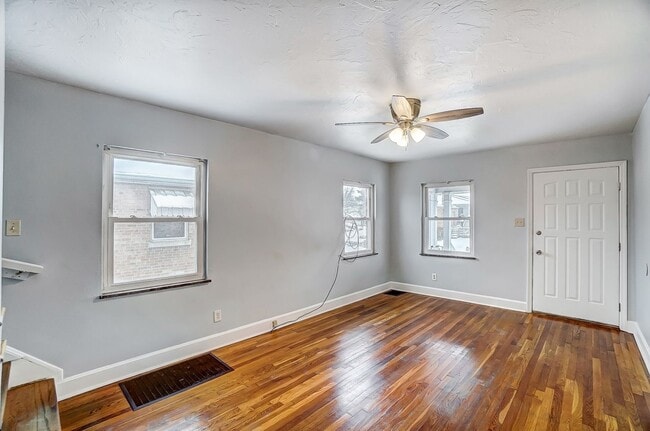 Building Photo - Four Bedroom Available!