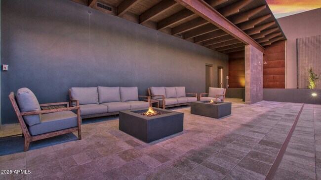Building Photo - 6525 E Cave Creek Rd