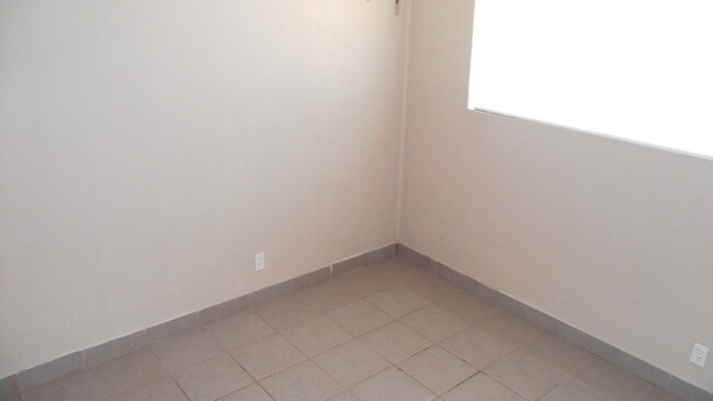 Building Photo - Northeast El Paso 3 Bed