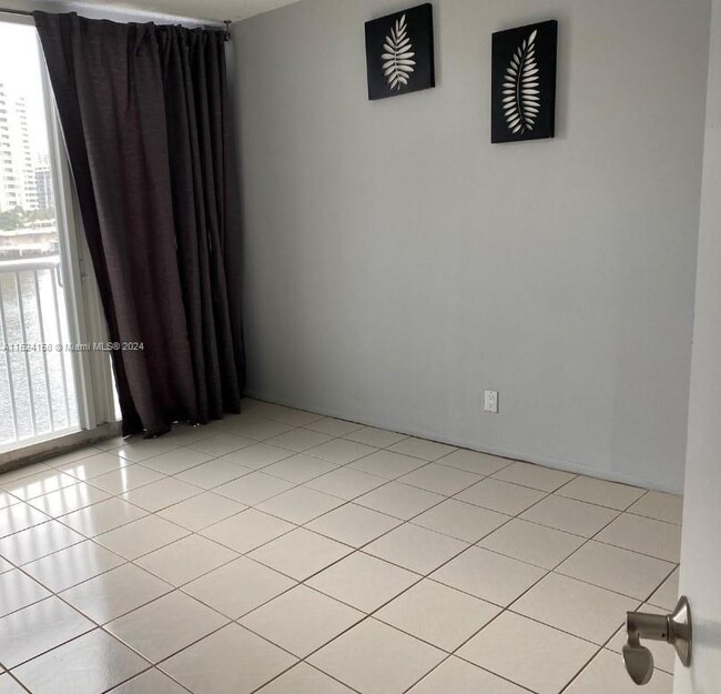 Building Photo - 121 Golden Isles Dr