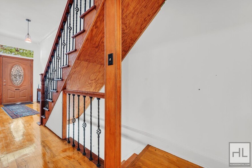 Building Photo - 474-477 7th Ave