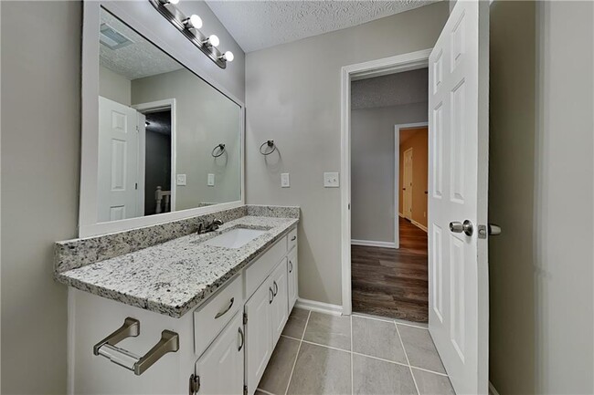 Building Photo - 1570 Rose Pointe Dr