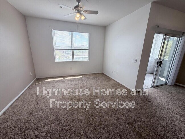 Building Photo - 6955 N Durango Dr