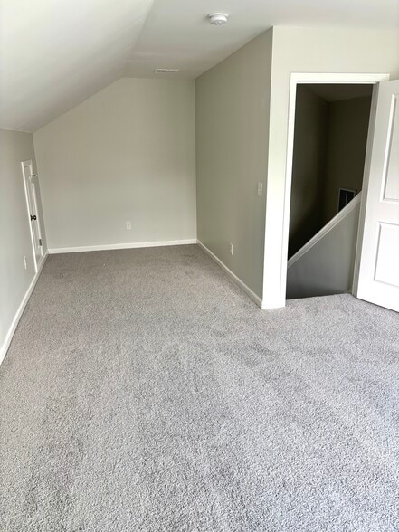 Building Photo - 756 Helmsman Ln