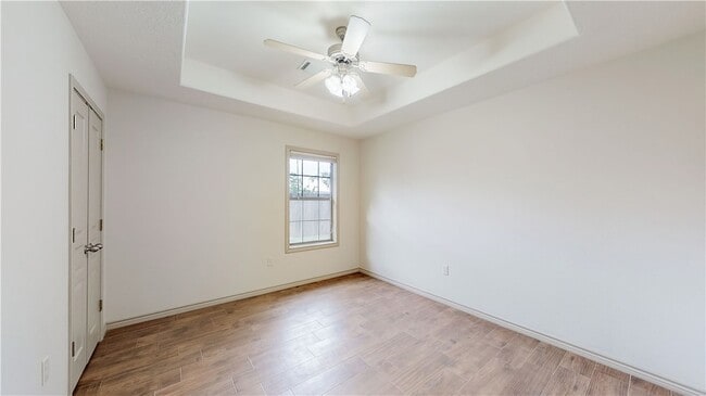 Building Photo - 115 Richards St