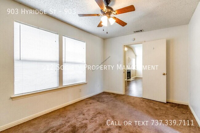 Building Photo - 903 Hyridge St