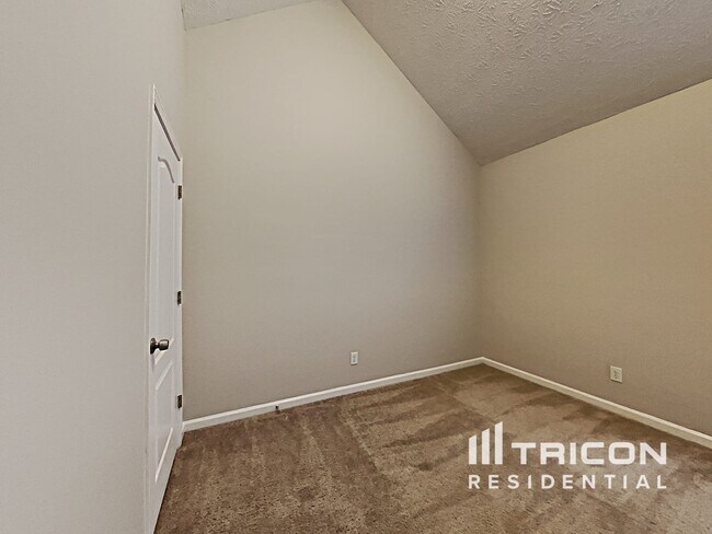 Building Photo - 201 Ranch Ct