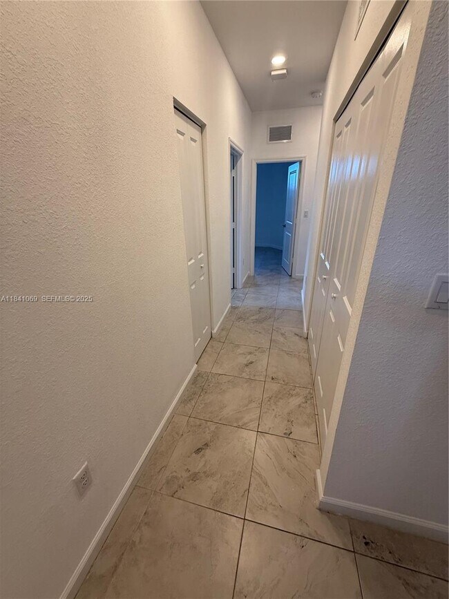 Building Photo - 25123 SW 107th Ct