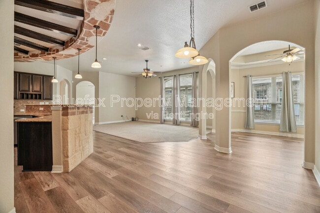 Building Photo - 11326 Begonia rock