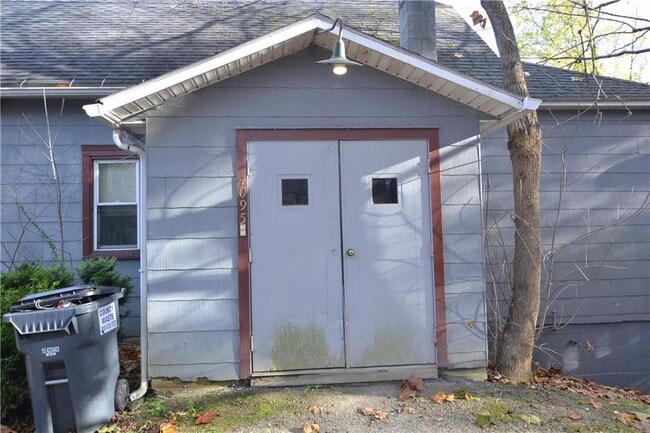 Building Photo - 4095 Hahns Dairy Rd