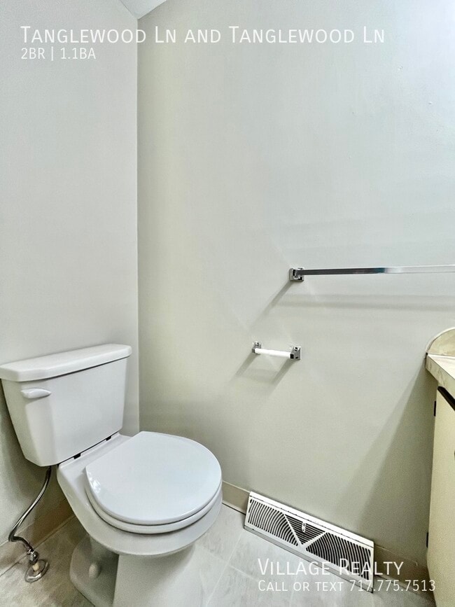 Building Photo - 442 Tanglewood Ln