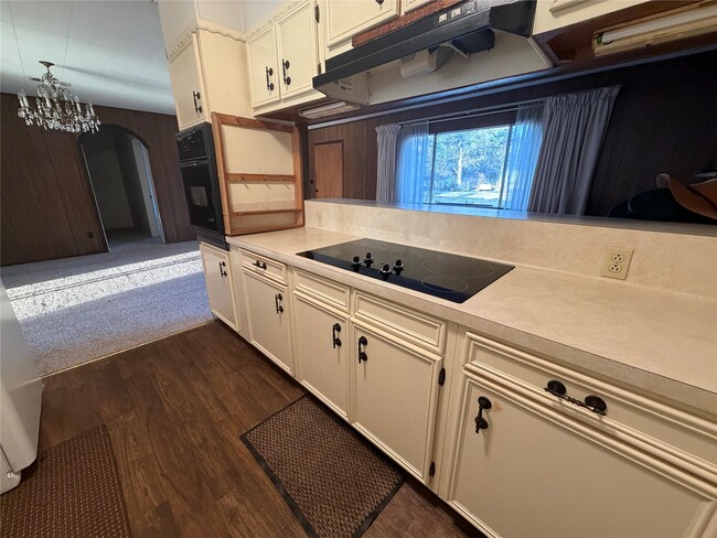 Building Photo - 15344 Lilly Dr