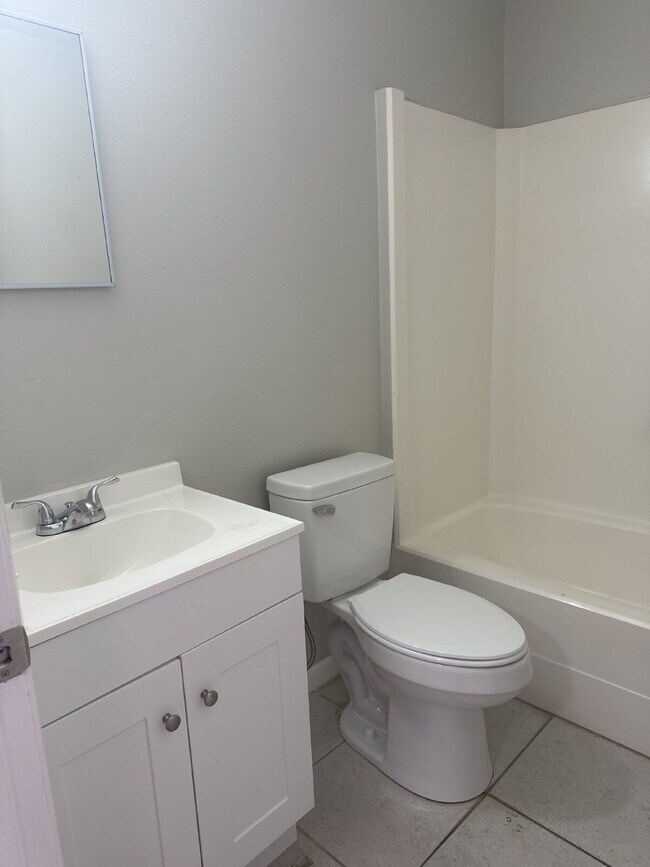 Building Photo - Updated one bedroom 1 bath