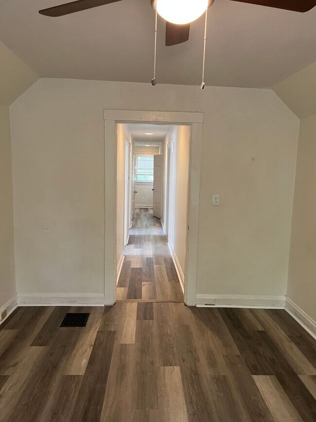 Building Photo - 809 S Fred Shuttlesworth Cir