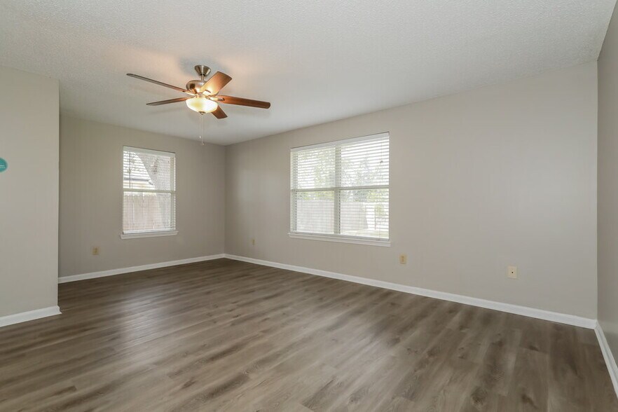 Building Photo - 3402 Westfield Dr