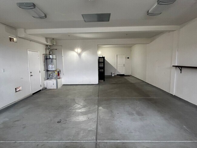 Building Photo - 3502 RAWLEY ST CORONA 92882 (5 BED / 3.5 B...