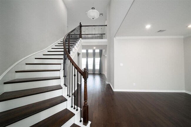 Building Photo - 4715 Hollow Tree Dr