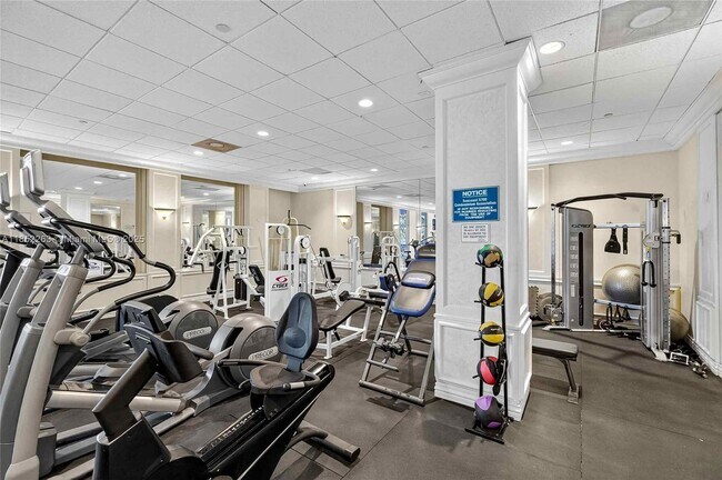 Building Photo - 5700 Collins Ave