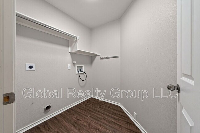 Building Photo - 5240 Brookline